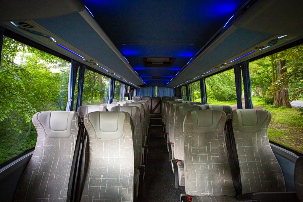 Interiér autobusu